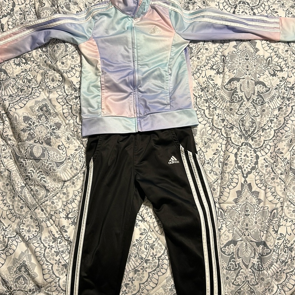 Girls ADIDAS outfit. Size 6.